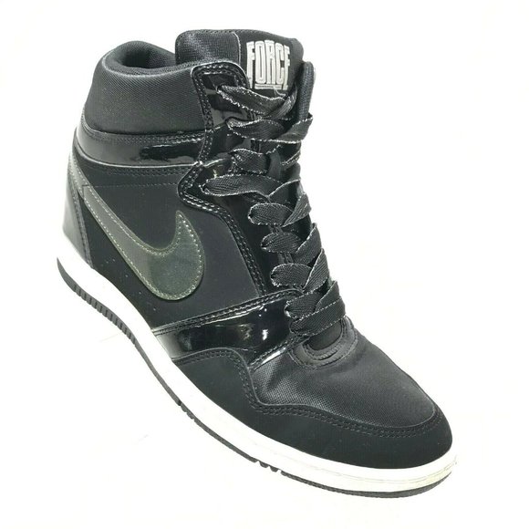 nike women's wedge shoes